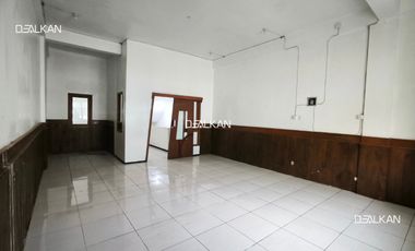 For Sale 4 Storey Shophouse on the Main Road Klampis Jaya