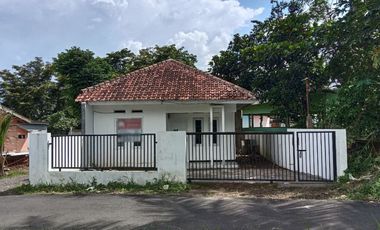 Nice house ready to live in. Attractive price in Rancagoong Cilaku