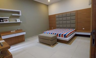 Hunian 2 Lantai Siap Huni di dalam Perumahan Nyaman dan Asri