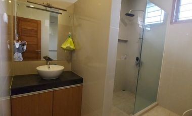 Hunian 2 Lantai Siap Huni di dalam Perumahan Nyaman dan Asri