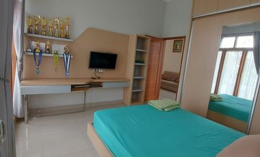 Hunian 2 Lantai Siap Huni di dalam Perumahan Nyaman dan Asri