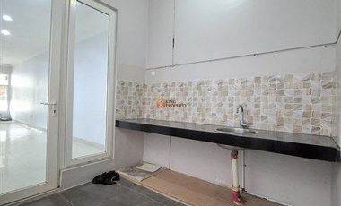 Dekat Pondok Indah & Bintaro, Disewakan Rumah Green Permata Olive 2,5 Lantai Luas 200m unfurnished Rapi Bersih, Pesanggrahan Jakarta Selatan