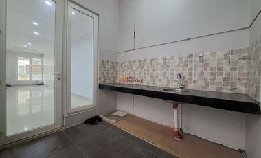 Dekat Pondok Indah & Bintaro, Disewakan Rumah Green Permata Olive 2,5 Lantai Luas 200m unfurnished Rapi Bersih, Pesanggrahan Jakarta Selatan