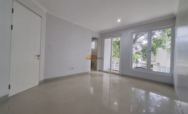 Dekat Pondok Indah & Bintaro, Disewakan Rumah Green Permata Olive 2,5 Lantai Luas 200m unfurnished Rapi Bersih, Pesanggrahan Jakarta Selatan