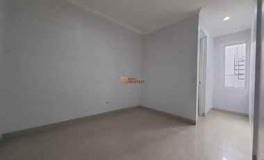 Dekat Pondok Indah & Bintaro, Disewakan Rumah Green Permata Olive 2,5 Lantai Luas 200m unfurnished Rapi Bersih, Pesanggrahan Jakarta Selatan