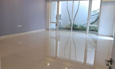 Luxury 912 m² Corner Residence in Villa Cibubur Indah – ±1000 m² Built-Up Area with Pool