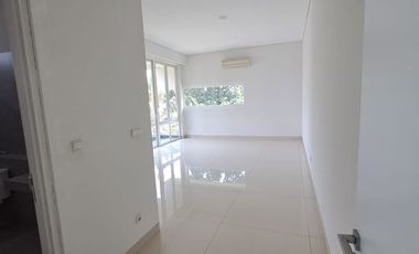 Luxury 912 m² Corner Residence in Villa Cibubur Indah – ±1000 m² Built-Up Area with Pool
