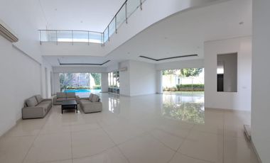 Luxury 912 m² Corner Residence in Villa Cibubur Indah – ±1000 m² Built-Up Area with Pool