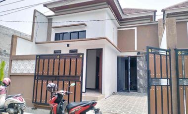 rumah baru 1lt Surabaya 600jt an