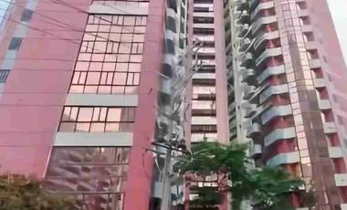 Prince Plaza 2 parking De La Rosa Makati