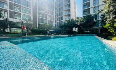 Available Now!! Modern luxury, spacious 2bedroom, 2bathroom, 120sqm condo in the heart of Nimmanhiem Road, Soi 6, at the Nimmana Condo.