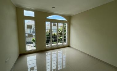 Rumah Eksklusif di Cluster Jade Residence – Sumarecon Mutiara Makassar