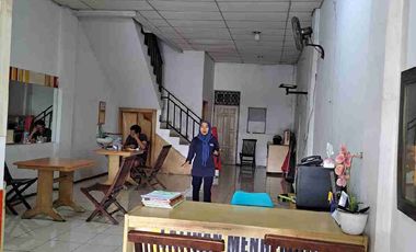 Disewakan ruko 3 lantai