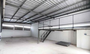 Di sewa kan gudang gandeng 2 unit luas 324 m2 lahan 500 m2 ada mezanin akses fuso / tronton di harapan indah bekasi