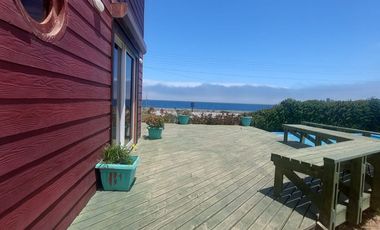 Excelente Propiedad  primera linea vista la mar en Algarrobo.