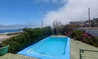 Excelente Propiedad  primera linea vista la mar en Algarrobo.