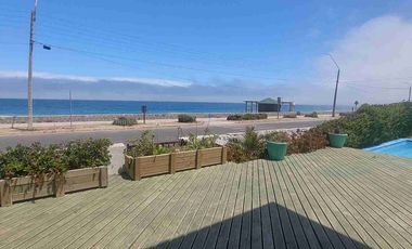 Excelente Propiedad  primera linea vista la mar en Algarrobo.