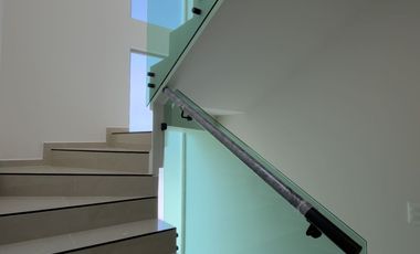 CASA EN VENTA PACHUCA, A 5 MIN DE EXPLANADA, 3 HABITACIONES, ROOF GARDEN.