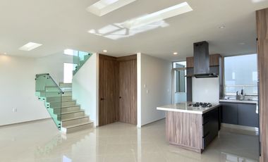 CASA EN VENTA PACHUCA, A 5 MIN DE EXPLANADA, 3 HABITACIONES, ROOF GARDEN.