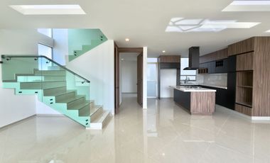 CASA EN VENTA PACHUCA, A 5 MIN DE EXPLANADA, 3 HABITACIONES, ROOF GARDEN.