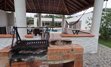 ARRIENDO FINCA EN FLORIDABLANCA EL CRUCERO 1,000.000 NOCHE3202771389