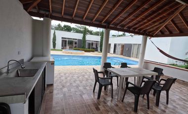 ARRIENDO FINCA EN FLORIDABLANCA EL CRUCERO 1,000.000 NOCHE3202771389