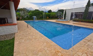 ARRIENDO FINCA EN FLORIDABLANCA EL CRUCERO 1,000.000 NOCHE3202771389