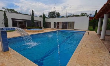 ARRIENDO FINCA EN FLORIDABLANCA EL CRUCERO 1,000.000 NOCHE3202771389