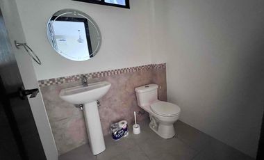 En Alquiler linda casa en Urb Bosques de la Costa, frente a Pto Azul