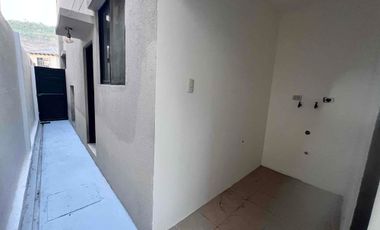 En Alquiler linda casa en Urb Bosques de la Costa, frente a Pto Azul