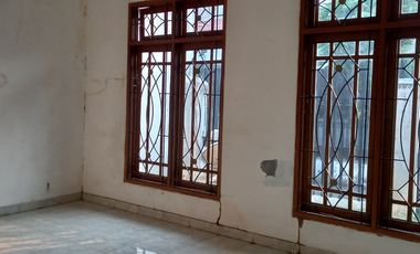 DI JUAL RUMAH KEBON BARU JAKARTA SELATAN - DEPAN KANTOR POS - NEGO