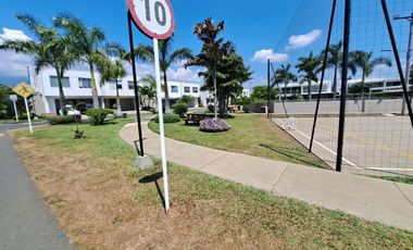 Vendo moderna casa campestre de 2 niveles en condominio Casa Azul de Alfaguara - Jamundi.