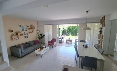 Vendo moderna casa campestre de 2 niveles en condominio Casa Azul de Alfaguara - Jamundi.