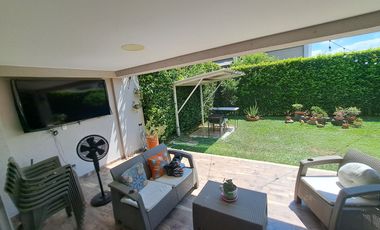 Vendo moderna casa campestre de 2 niveles en condominio Casa Azul de Alfaguara - Jamundi.