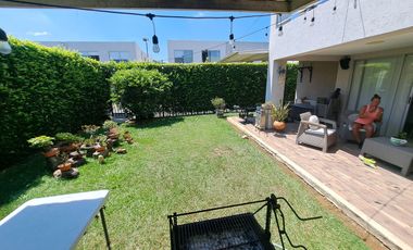 Vendo moderna casa campestre de 2 niveles en condominio Casa Azul de Alfaguara - Jamundi.