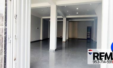 SE VENDE AMPLIO LOCAL COMERCIAL EN AVENIDA PRIMER PISO EN CARABAYLLO