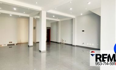 SE VENDE AMPLIO LOCAL COMERCIAL EN AVENIDA PRIMER PISO EN CARABAYLLO