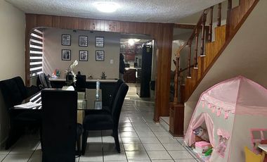 Casa Amplia C/4 Recámaras, 2 Estacionamientos en Renta en Viveros de La Loma