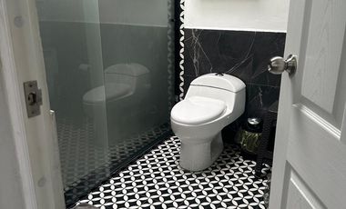 Casa Amplia C/4 Recámaras, 2 Estacionamientos en Renta en Viveros de La Loma