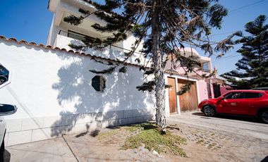 SE VENDE CASA EN PSJE 2, SECTOR SUR.