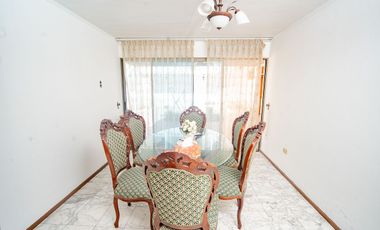 SE VENDE CASA EN PSJE 2, SECTOR SUR.