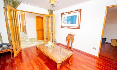 SE VENDE CASA EN PSJE 2, SECTOR SUR.