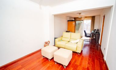 SE VENDE CASA EN PSJE 2, SECTOR SUR.