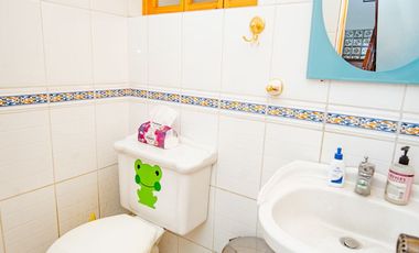 SE VENDE CASA EN PSJE 2, SECTOR SUR.