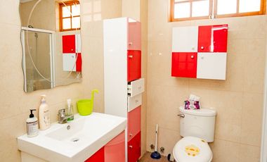 SE VENDE CASA EN PSJE 2, SECTOR SUR.