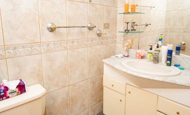 SE VENDE CASA EN PSJE 2, SECTOR SUR.