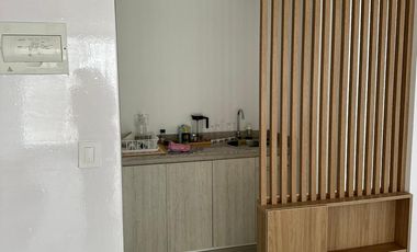 Oficina en Arriendo y Venta en unidad cerrada en Alamos