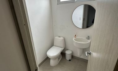 Oficina en Arriendo y Venta en unidad cerrada en Alamos