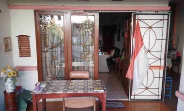 Rumah di dekat Sekolah BPK Penabur Cimahi