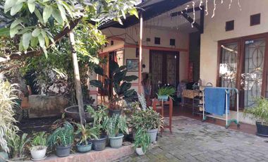 Rumah di dekat Sekolah BPK Penabur Cimahi